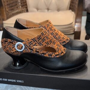 John Fluevog Enneagram Achiever Side Buckle Heel, Size 7